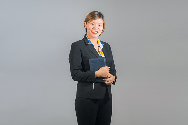 Cô Phạm Hoàng Giang