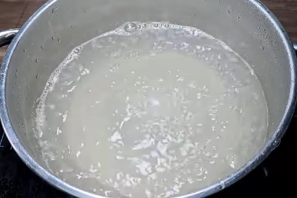 nấu nước muối