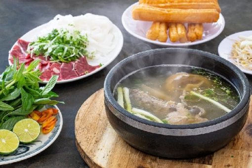 học nấu phở bò bát đá