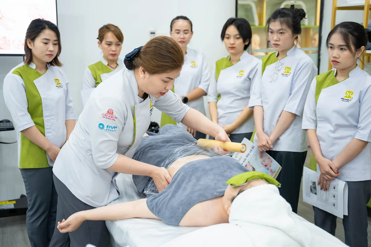 massage thư giãn cho mẹ bầu